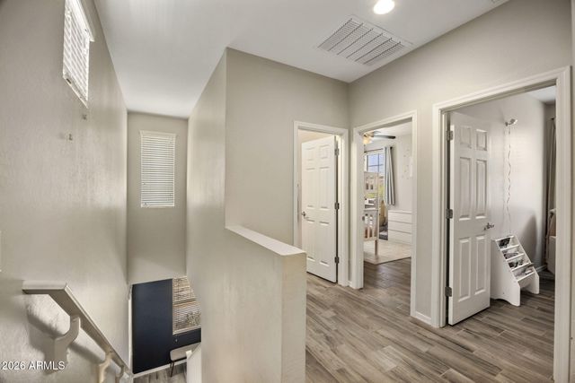 2022 W DESERT HOLLOW Drive, Phoenix, AZ 85085