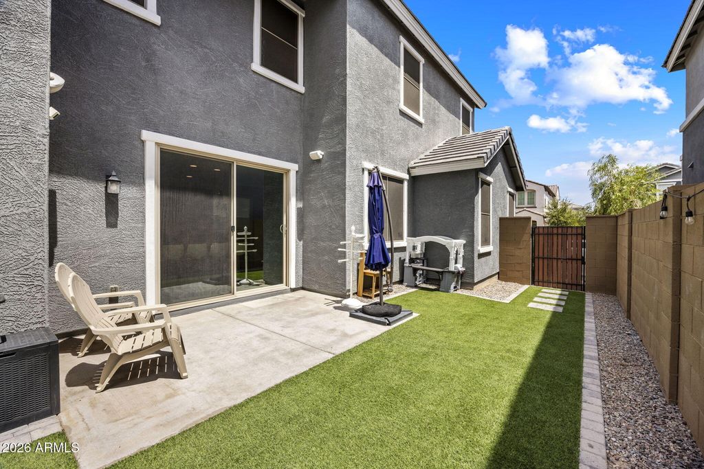 2022 W DESERT HOLLOW Drive, Phoenix, AZ 85085 — photo 2