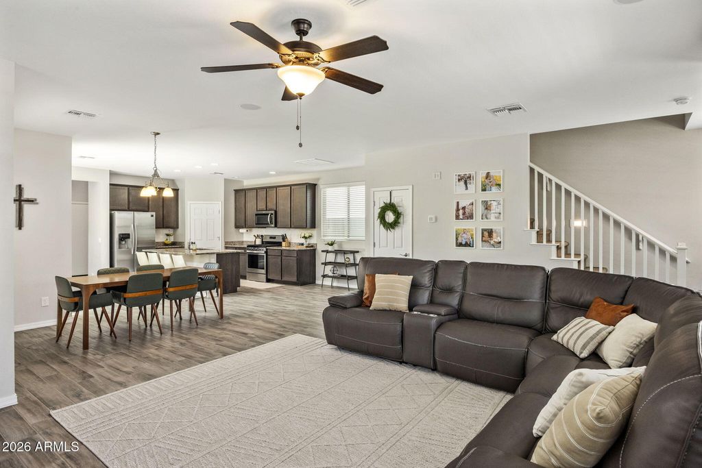 2022 W DESERT HOLLOW Drive, Phoenix, AZ 85085 — photo 4