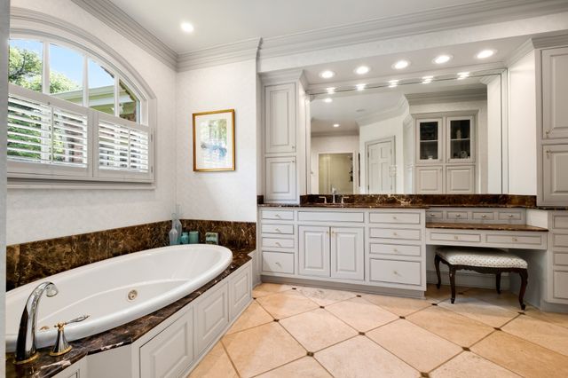 140 Brook Hollow Rd, Nashville, TN 37205