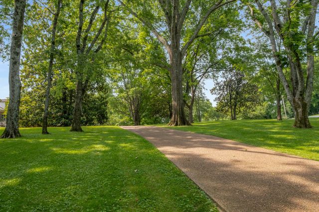 140 Brook Hollow Rd, Nashville, TN 37205