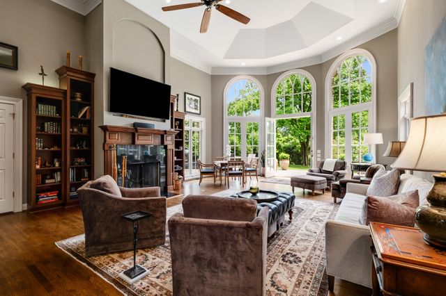 140 Brook Hollow Rd, Nashville, TN 37205