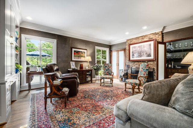 140 Brook Hollow Rd, Nashville, TN 37205