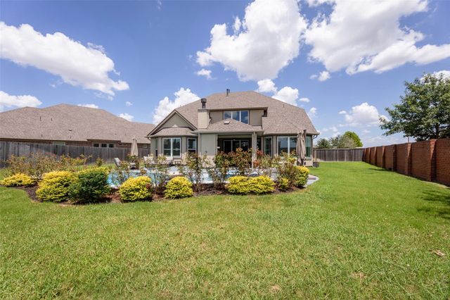 99 Zenith Lane, Sugar Land, TX 77498