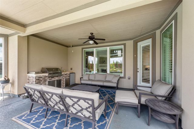 99 Zenith Lane, Sugar Land, TX 77498