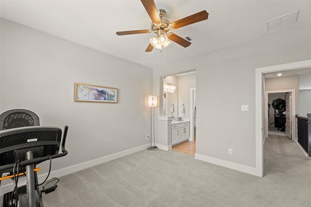 99 Zenith Lane, Sugar Land, TX 77498