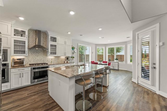 99 Zenith Lane, Sugar Land, TX 77498