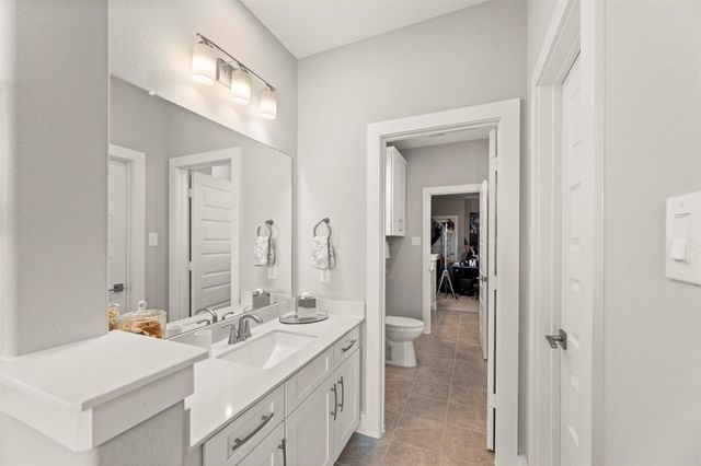 99 Zenith Lane, Sugar Land, TX 77498