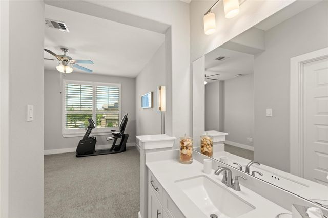 99 Zenith Lane, Sugar Land, TX 77498