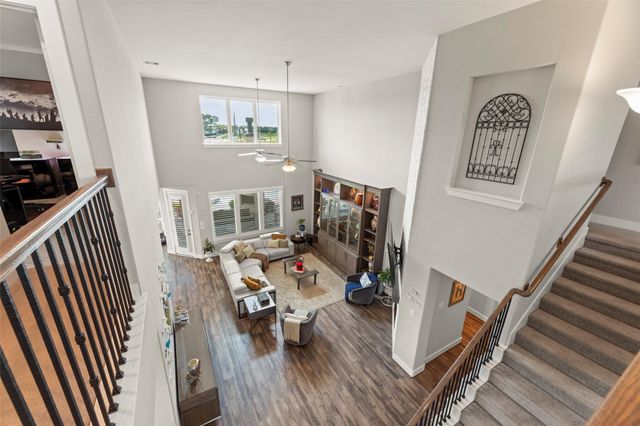 99 Zenith Lane, Sugar Land, TX 77498