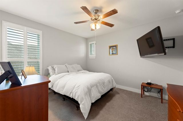 99 Zenith Lane, Sugar Land, TX 77498