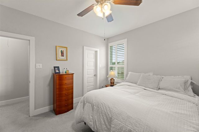 99 Zenith Lane, Sugar Land, TX 77498