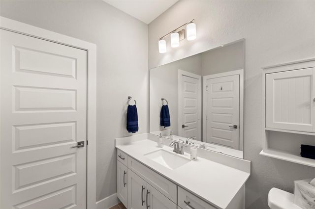 99 Zenith Lane, Sugar Land, TX 77498