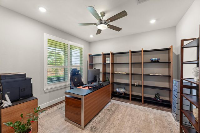 99 Zenith Lane, Sugar Land, TX 77498