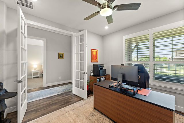 99 Zenith Lane, Sugar Land, TX 77498