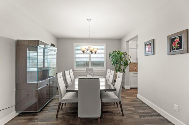 99 Zenith Lane, Sugar Land, TX 77498