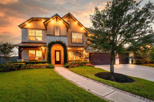 99 Zenith Lane, Sugar Land, TX 77498