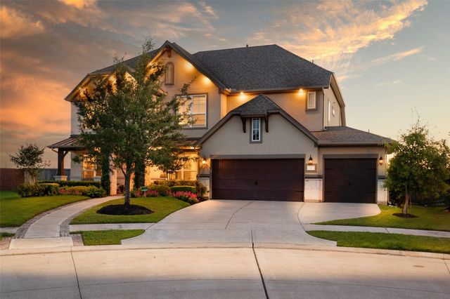 99 Zenith Lane, Sugar Land, TX 77498