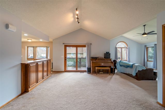 5912 Aspen Circle, Johnston, IA 50131