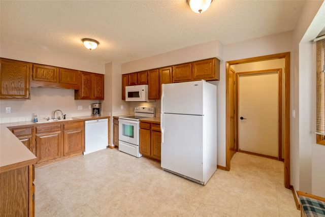 5912 Aspen Circle, Johnston, IA 50131