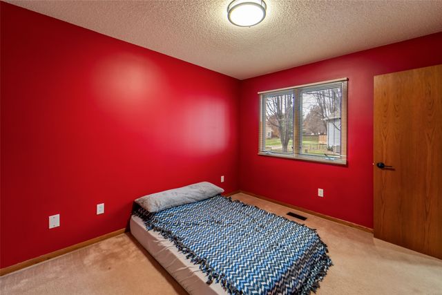 5912 Aspen Circle, Johnston, IA 50131