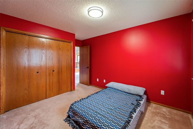 5912 Aspen Circle, Johnston, IA 50131