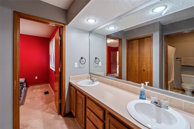 5912 Aspen Circle, Johnston, IA 50131