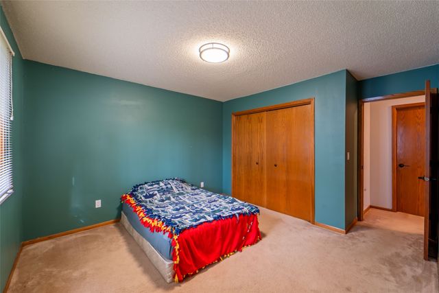 5912 Aspen Circle, Johnston, IA 50131