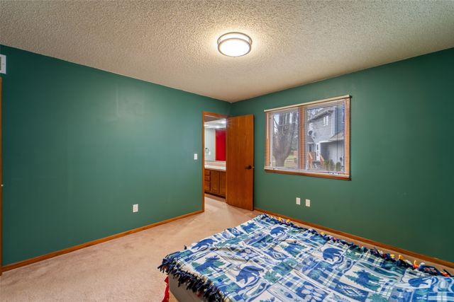 5912 Aspen Circle, Johnston, IA 50131