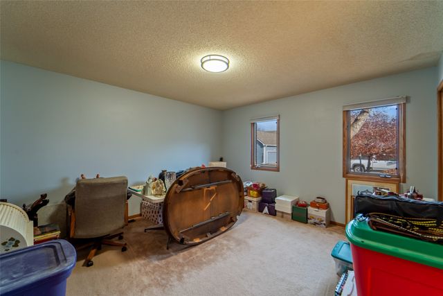 5912 Aspen Circle, Johnston, IA 50131