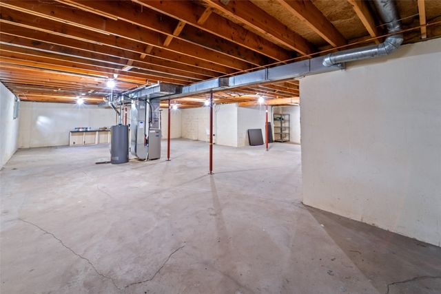 5912 Aspen Circle, Johnston, IA 50131