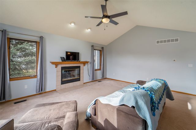 5912 Aspen Circle, Johnston, IA 50131