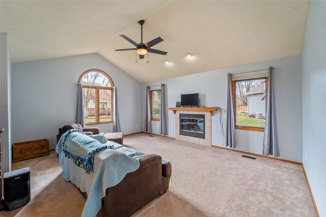 5912 Aspen Circle, Johnston, IA 50131