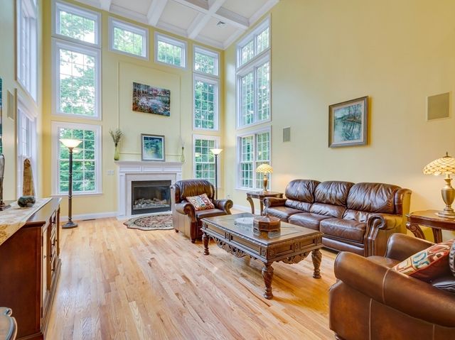 14 Nassau Drive, Winchester, MA 01890