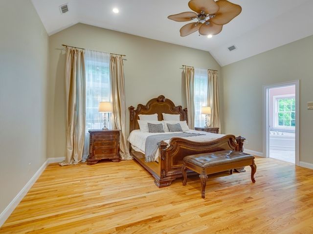 14 Nassau Drive, Winchester, MA 01890