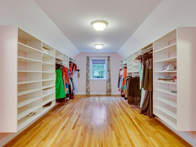 14 Nassau Drive, Winchester, MA 01890