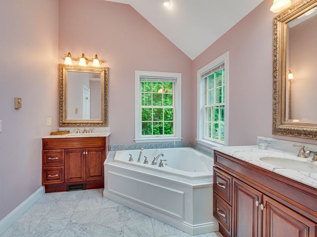 14 Nassau Drive, Winchester, MA 01890
