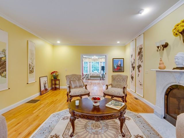 14 Nassau Drive, Winchester, MA 01890