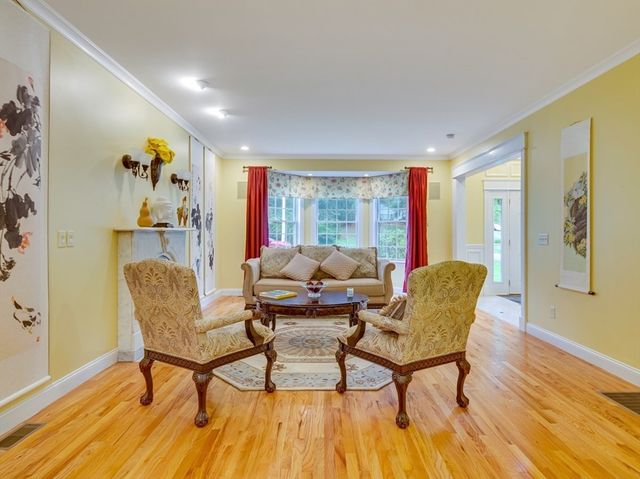 14 Nassau Drive, Winchester, MA 01890