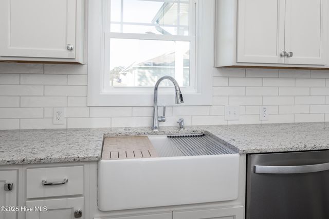 101 Sunny Acres Lane, Clinton, NC 28328