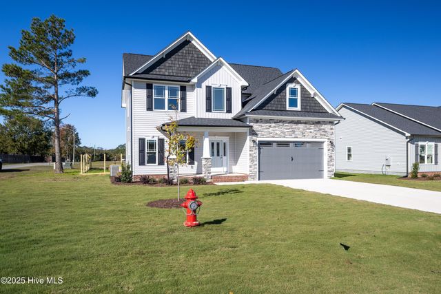 101 Sunny Acres Lane, Clinton, NC 28328