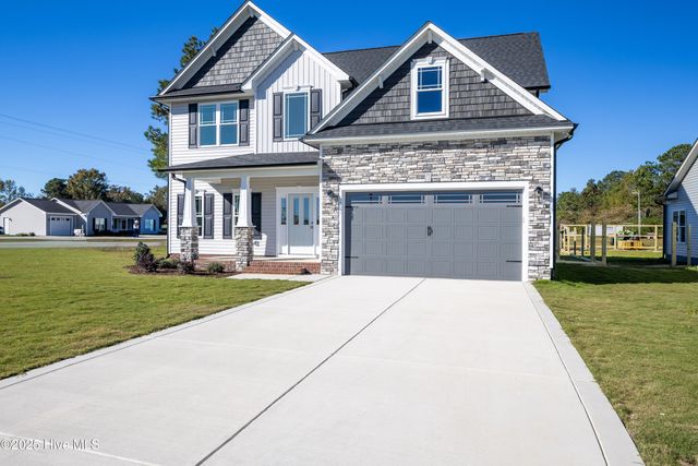 101 Sunny Acres Lane, Clinton, NC 28328