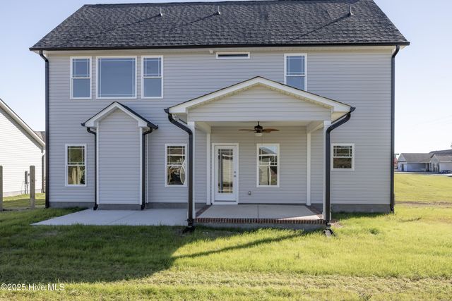 101 Sunny Acres Lane, Clinton, NC 28328