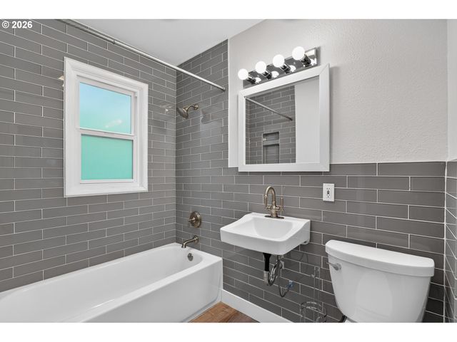 15833 S FORSYTHE Rd, Oregon City, OR 97045