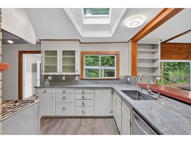 15833 S FORSYTHE Rd, Oregon City, OR 97045