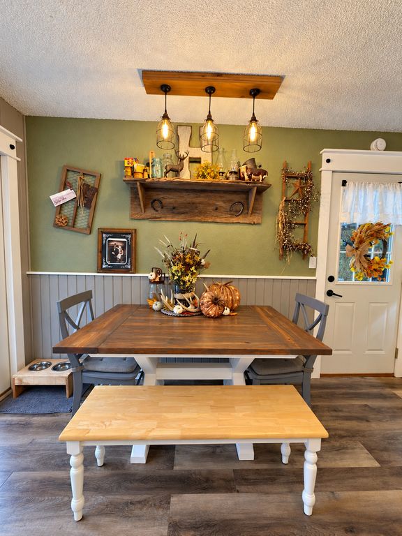 Image 17 of property listing at 8015 Brubaker Road, Iuka, IL 62849