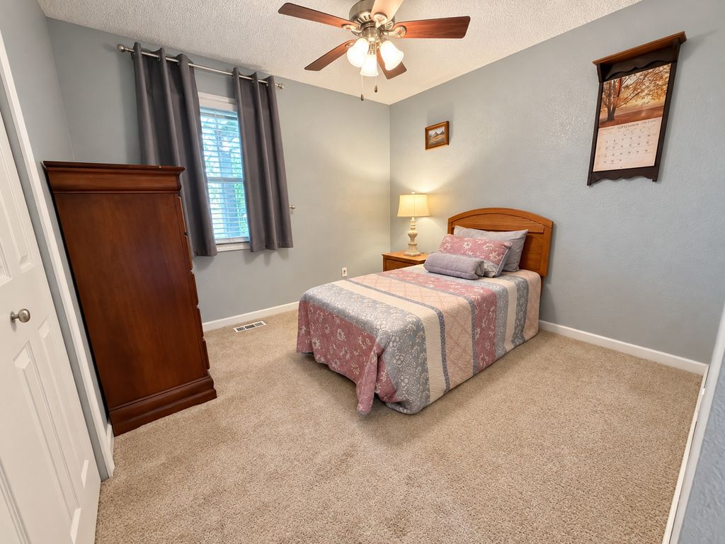 Image 25 of property listing at 8015 Brubaker Road, Iuka, IL 62849