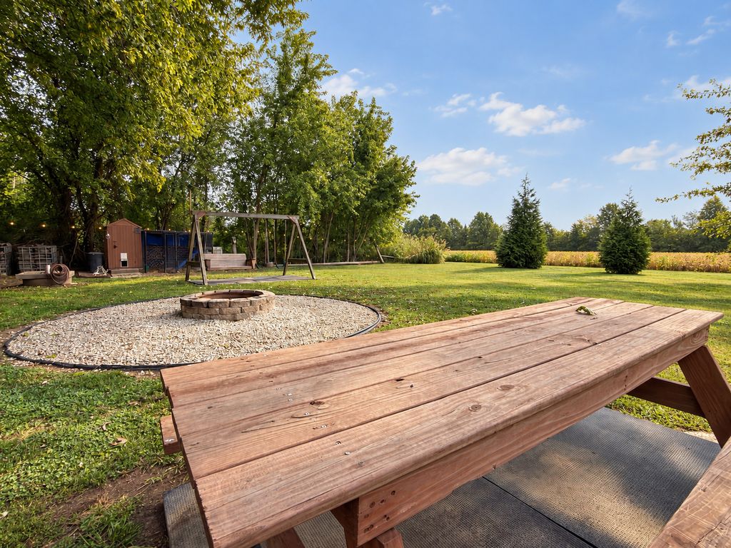Image 42 of property listing at 8015 Brubaker Road, Iuka, IL 62849