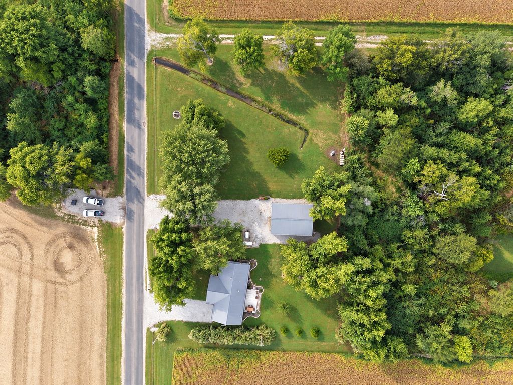 Image 45 of property listing at 8015 Brubaker Road, Iuka, IL 62849