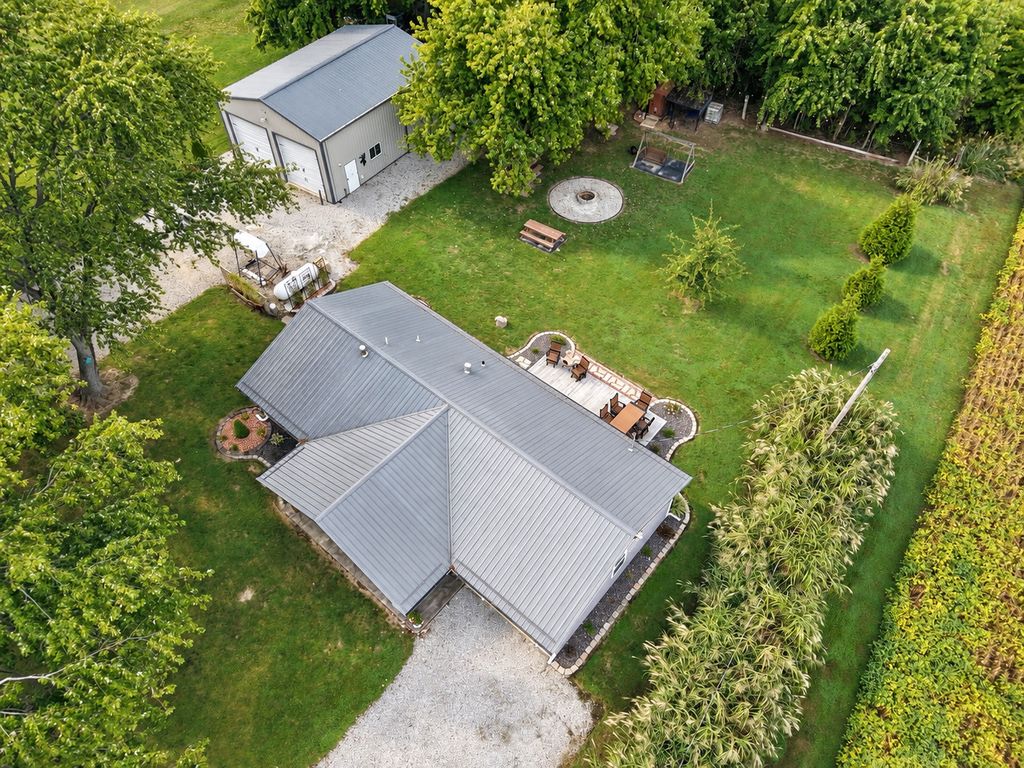 Image 46 of property listing at 8015 Brubaker Road, Iuka, IL 62849